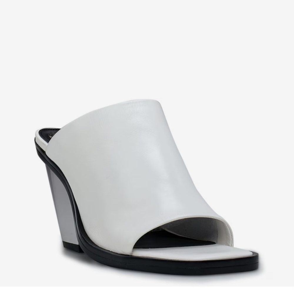 NWOT Vince Camuto White Leather Open-Toe Mule Sandals